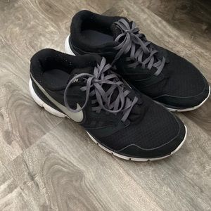 nike shoes 8.5 in women